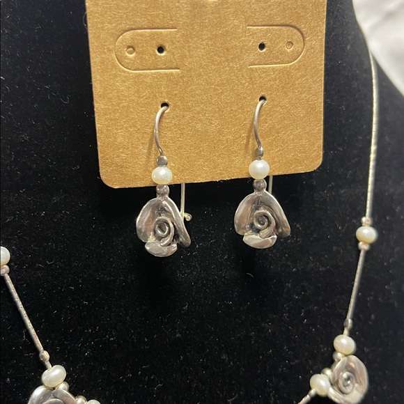 Sterling Silver and Fresh Water pearl Rose Necklace and Earring Set - Picture 4 of 9